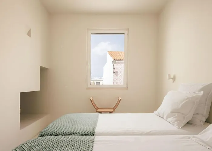 Charming Design 3 Bedroom & Pool - Casa Clara